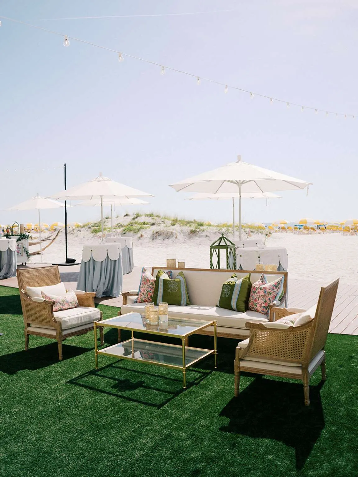 NOTD | Wedding Manicure ideas / Polished Polyglot, image size:1152x1536